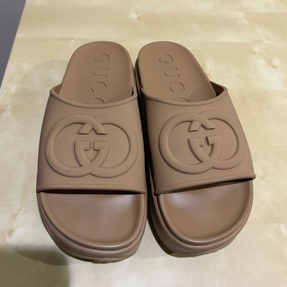 Women’s Gucci Platform Slides - Picture 1 of 5